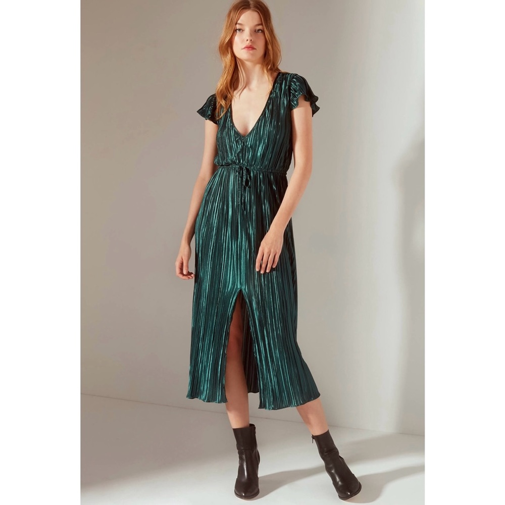 Wicked NWT UO Miranda Metallic Pleated Emerald Green Midi Dress Size Medium